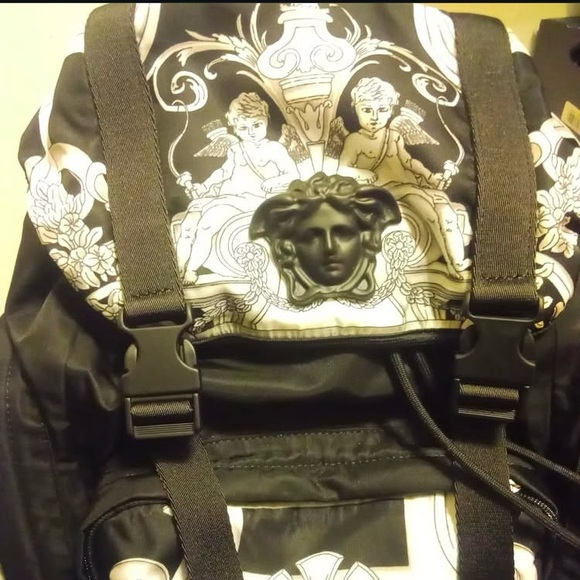 Meet your Posher, Marcella - Picture 1 of 17